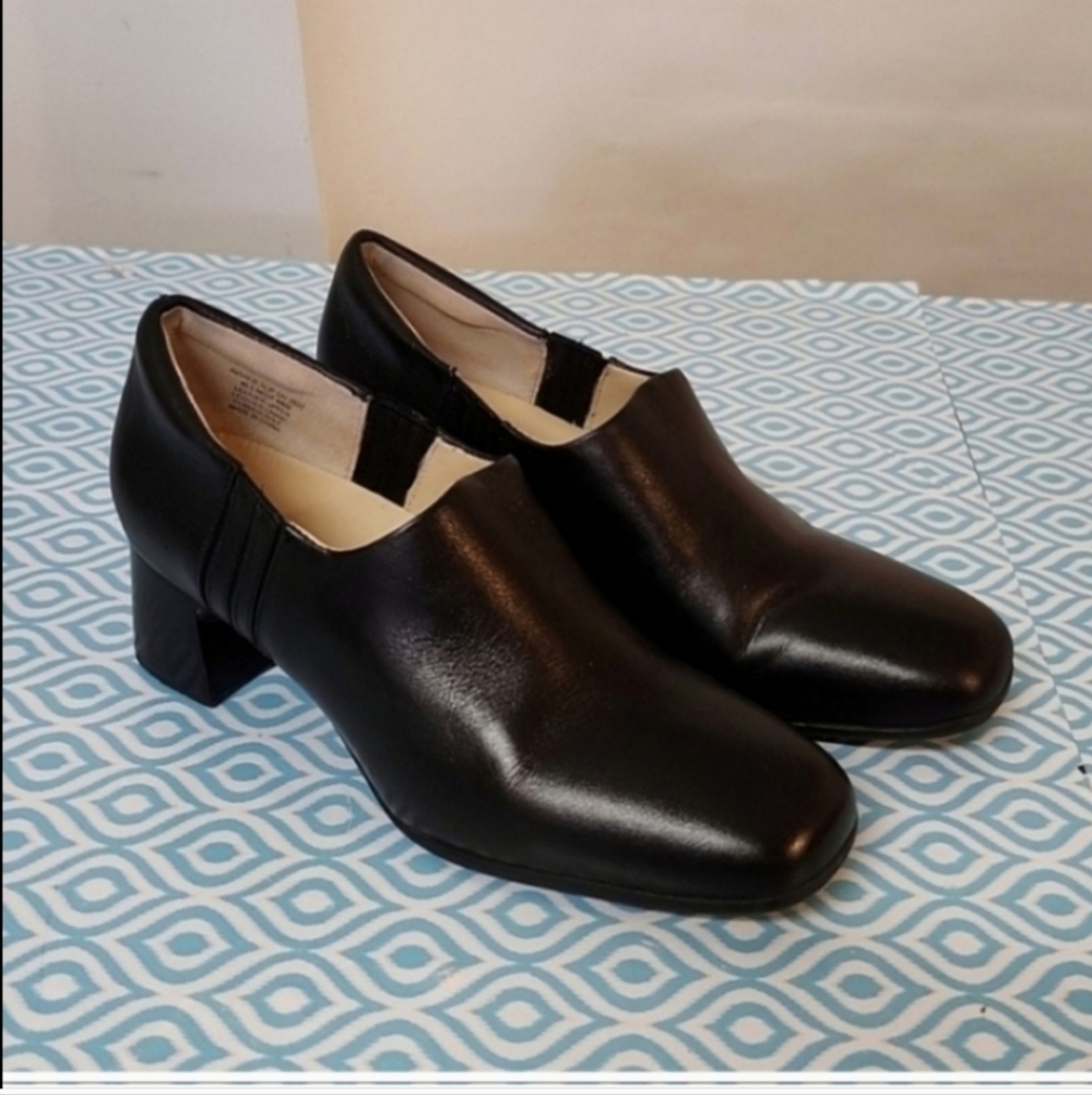 ABEO Avenue Slip On, Black chunky heel Size 6.5 leather career office sh…